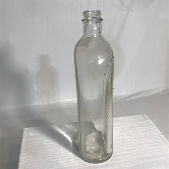 Vintage Lydia E. Pinkham's Medicine Glass Bottle 14 1/2 Ozs Made In Canada - Picture 2 of 10